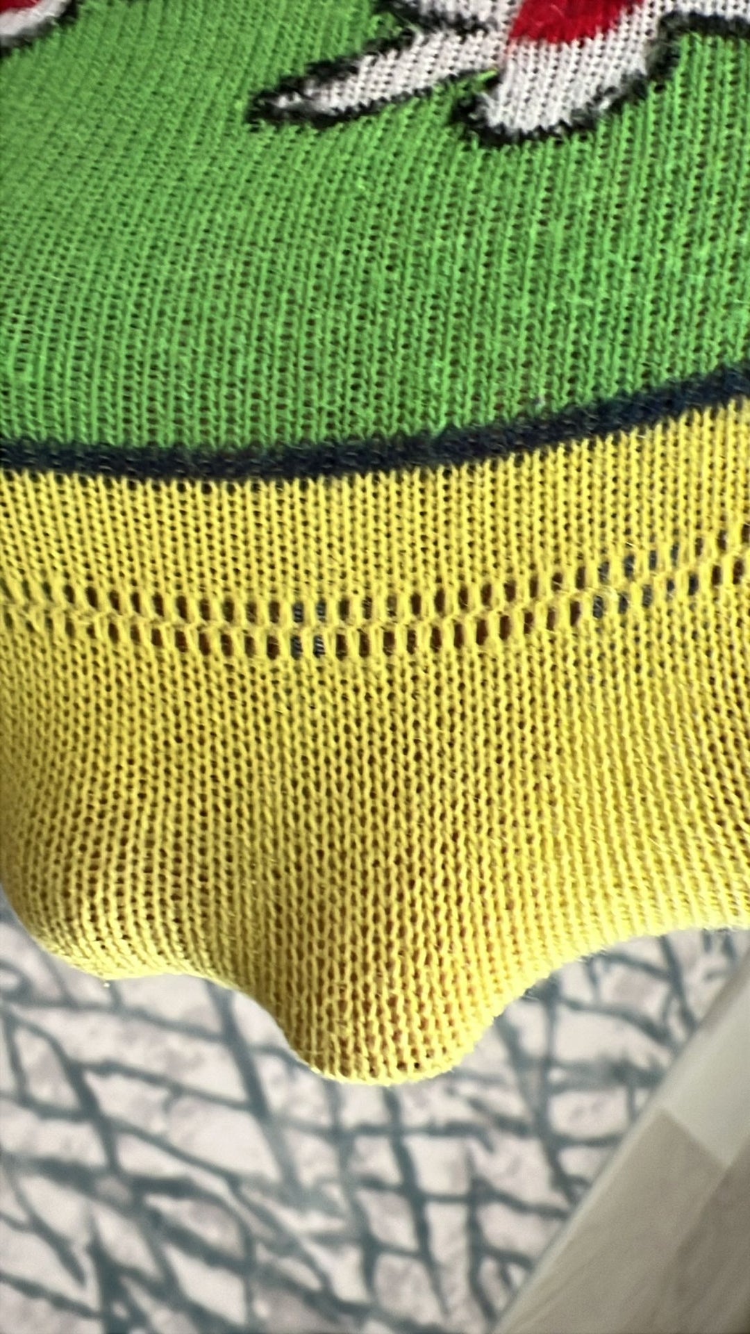 Her ser du hvordan en sømløs syning på en strømpe ser ud